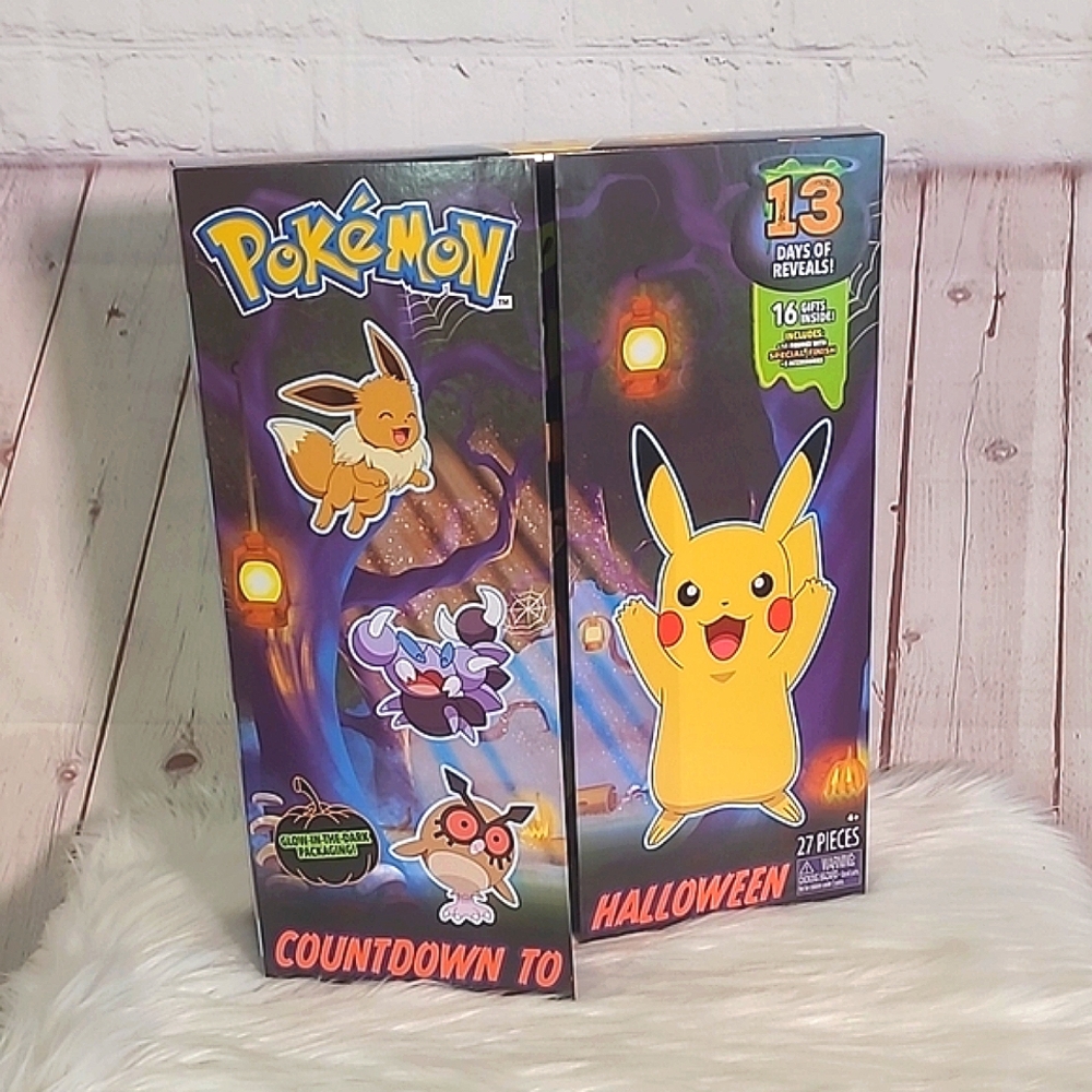 2024 Pokémon Halloween Advent Calender Glow In the Dark Graphics Display Box